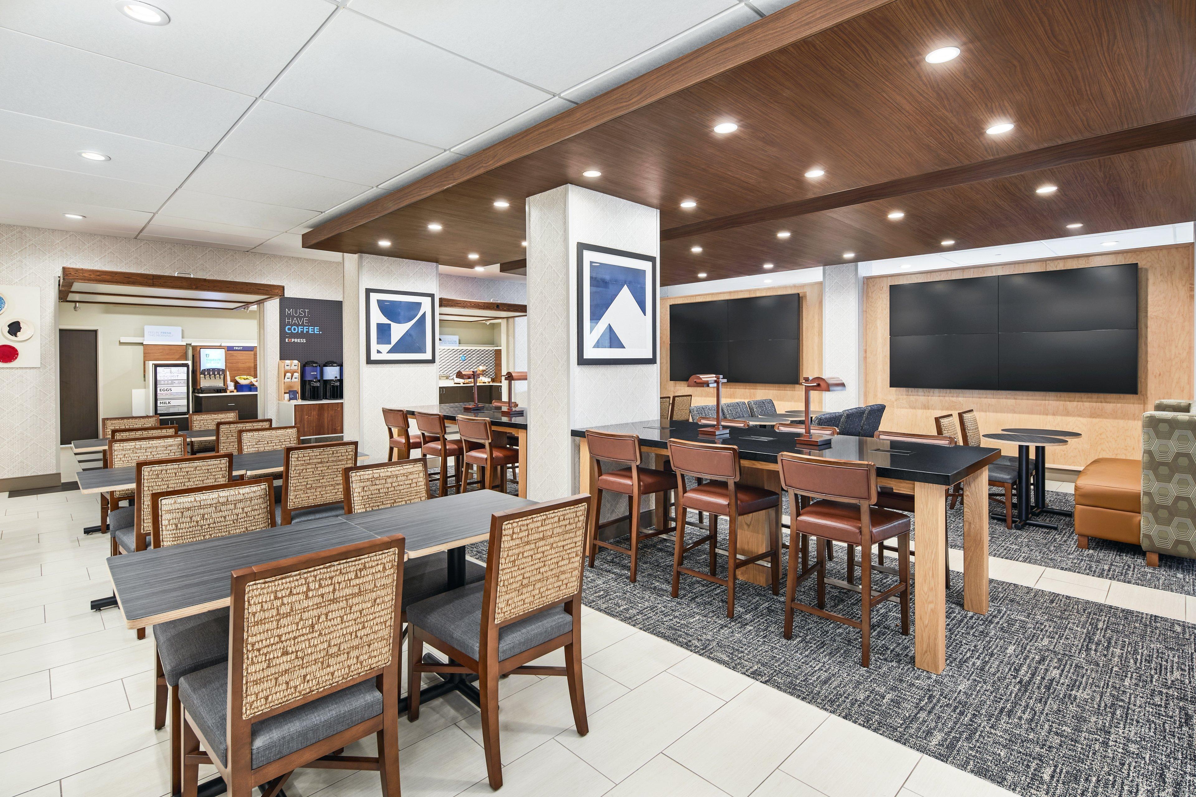 Holiday Inn Express Richmond - Midtown By Ihg Exterior foto