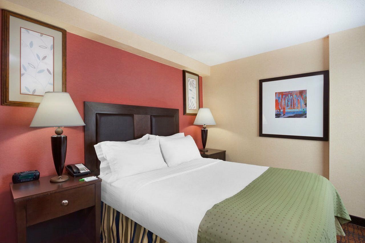 Holiday Inn Express Richmond - Midtown By Ihg Exterior foto